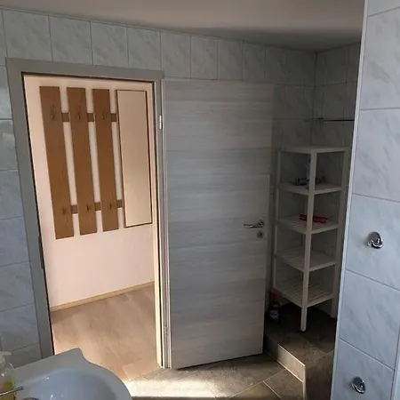 Ruhiges Dachgeschoss-apartment Im Suedosten Von アパート