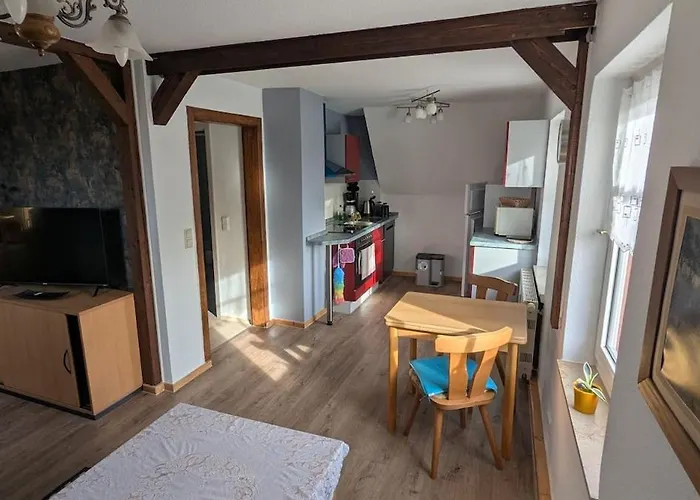 Ruhiges Dachgeschoss-apartment Im Suedosten Von