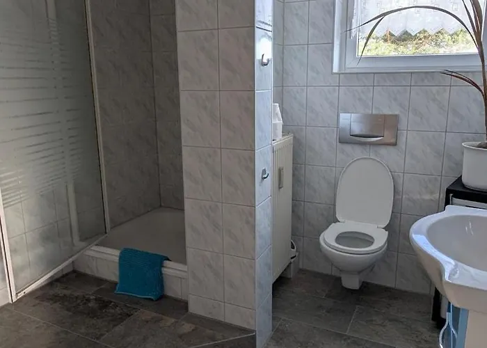 Apartament Ruhiges Dachgeschoss-apartment Im Suedosten Von