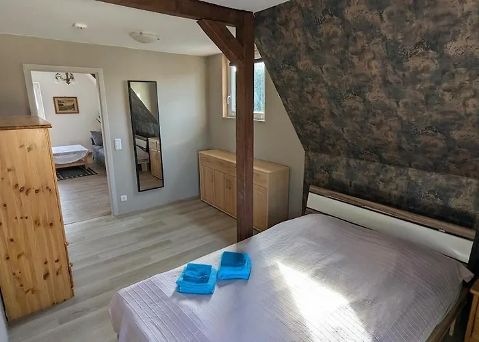 Apartament Ruhiges Dachgeschoss-apartment Im Suedosten Von
